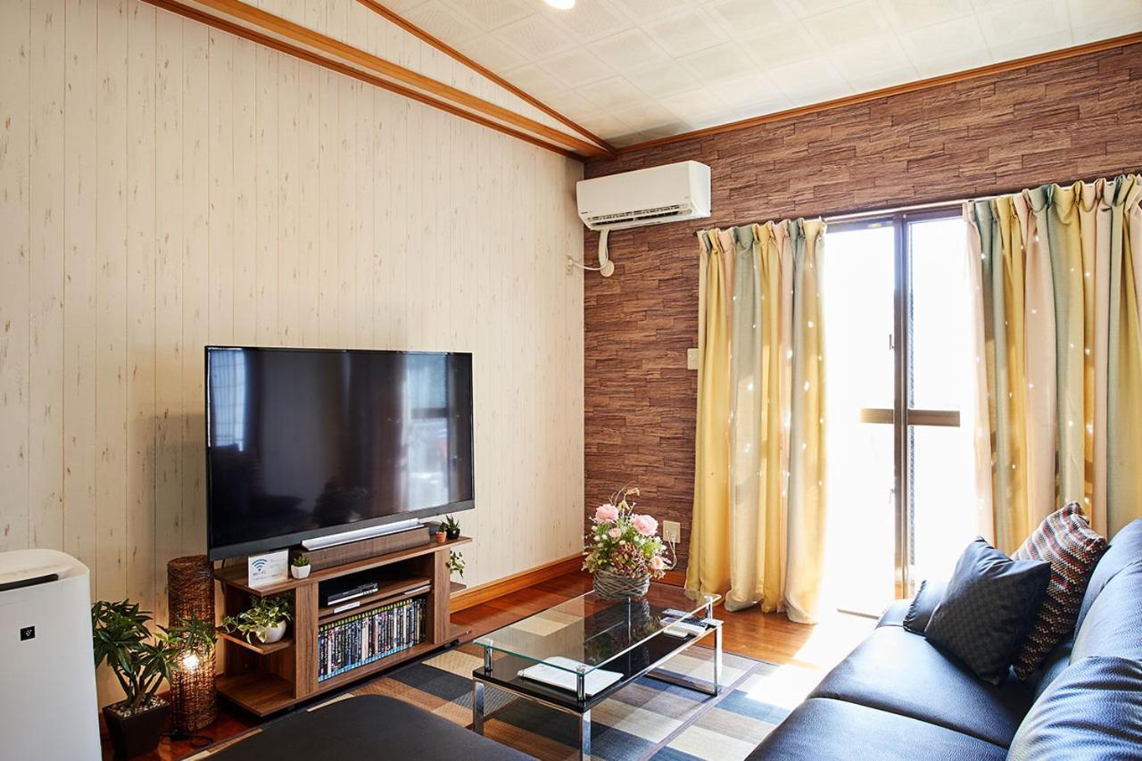 Terrace House Tsubokawa Villa Наха Екстериор снимка